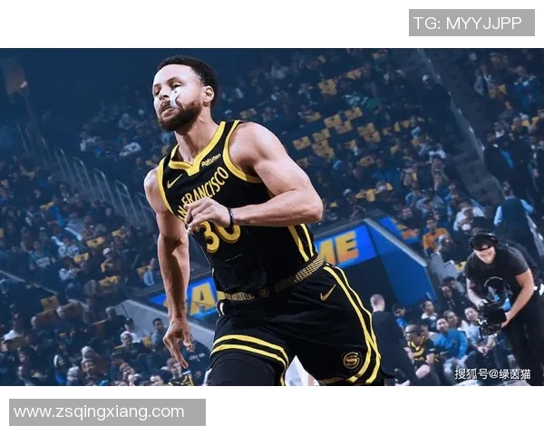 库里三分大赛决赛狂轰20球创历史纪录引发全场喝彩 库里三分大赛决赛狂轰20球创历史纪录引发全场喝彩