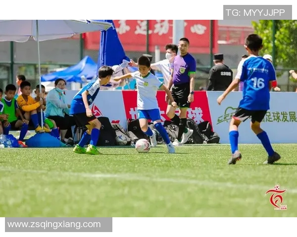 山形山神迎战东京绿队全力争胜展现足球激情与团队精神 山形山神迎战东京绿队全力争胜展现足球激情与团队精神